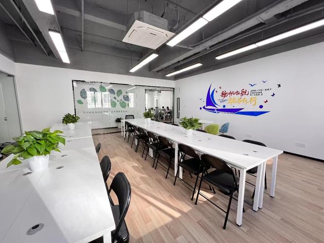 信息科技浪潮下的数据服务 价值、挑战与未来